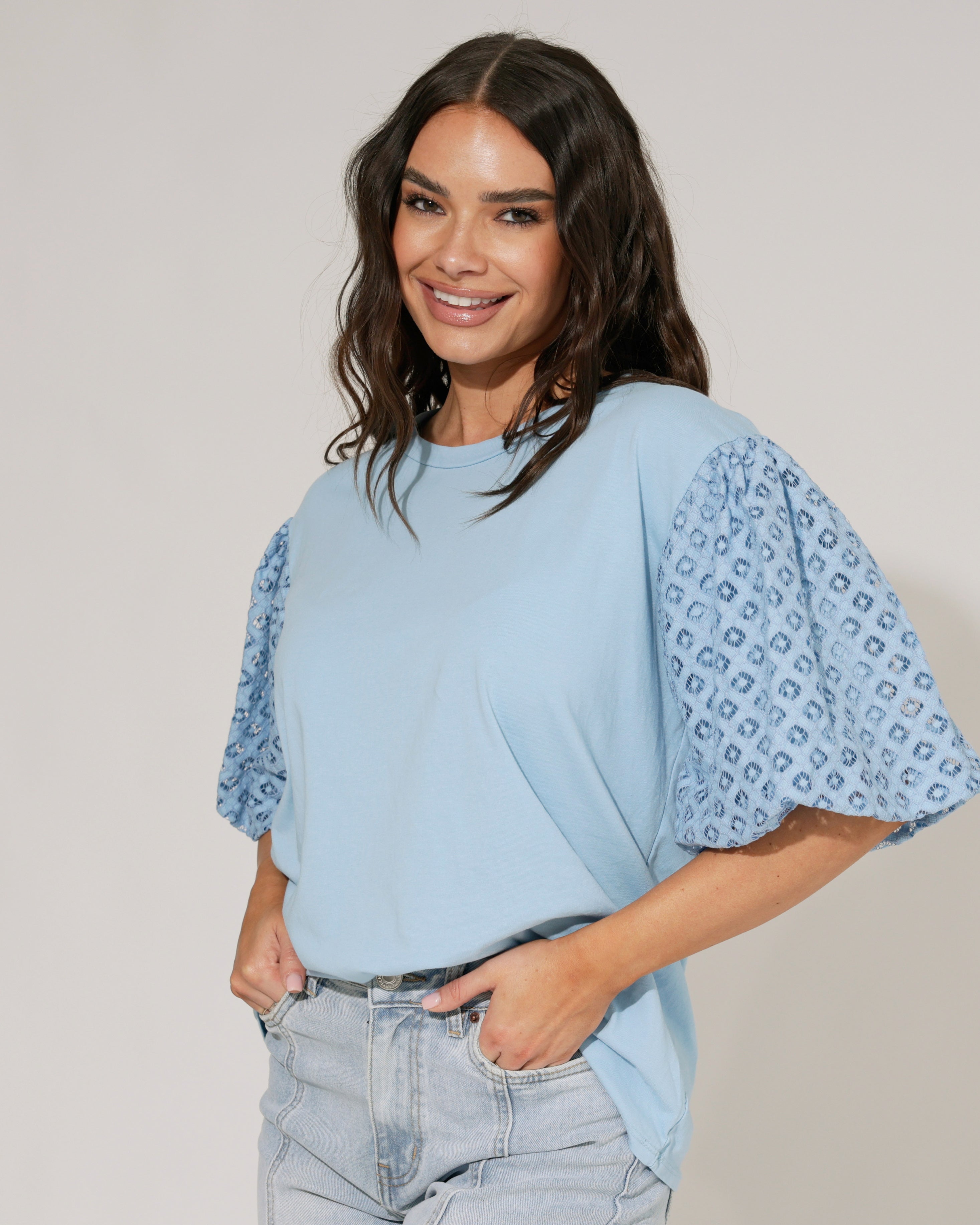 Top met korte mouw kant Bella Lichtblauw