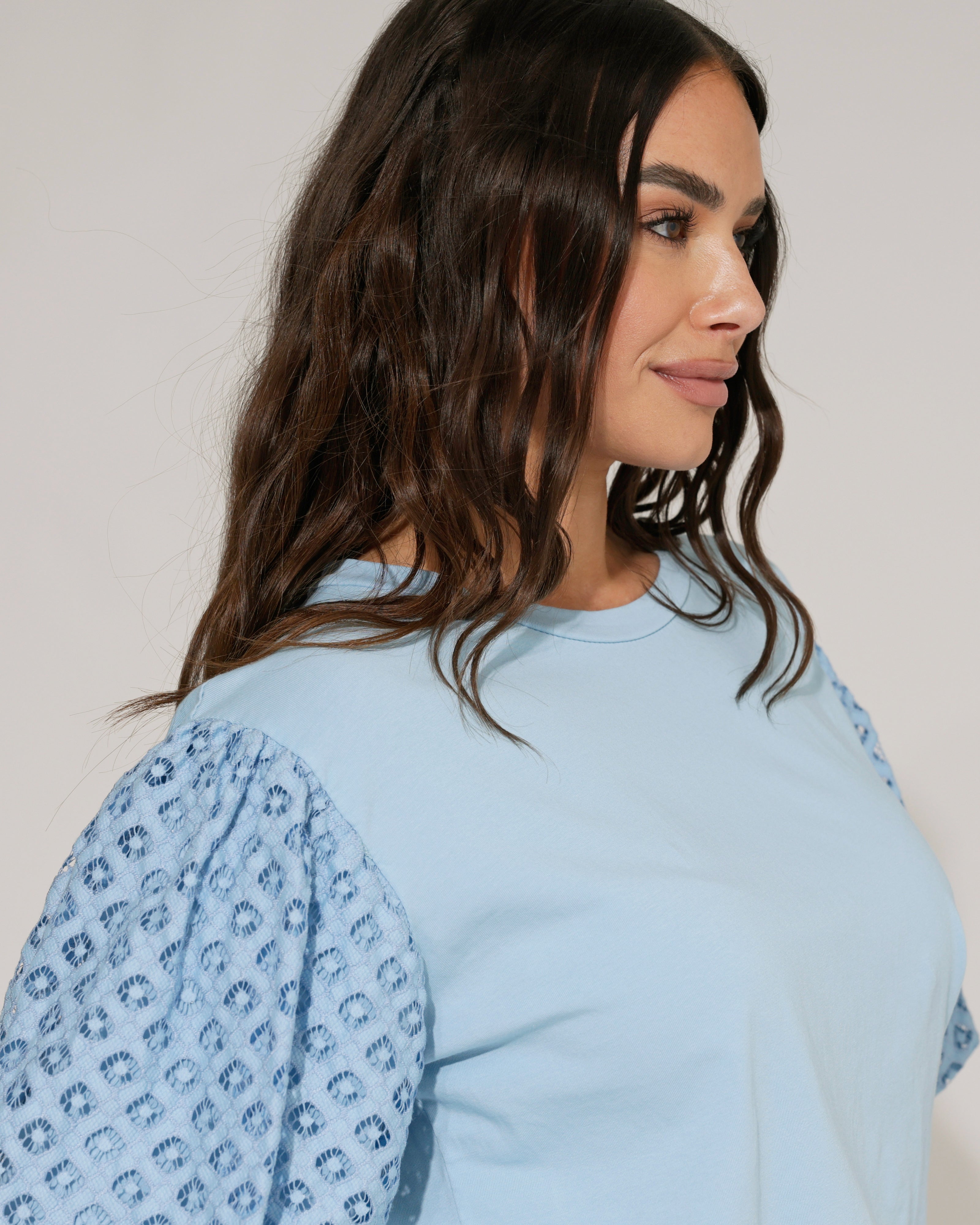 Top met korte mouw kant Bella Lichtblauw