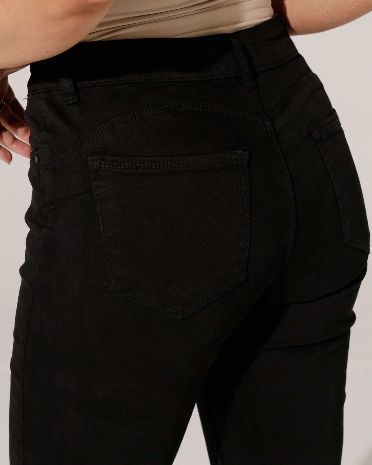 Ana & Lucy Skinny jeans, Push up Lucie-A in zwart, extra aanzicht 5
