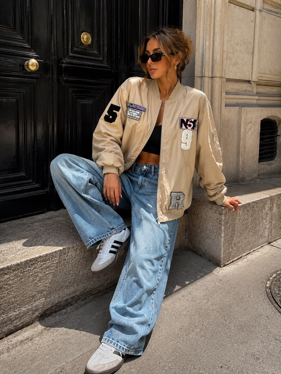 Bomberjacket met patches Gigi in taupe