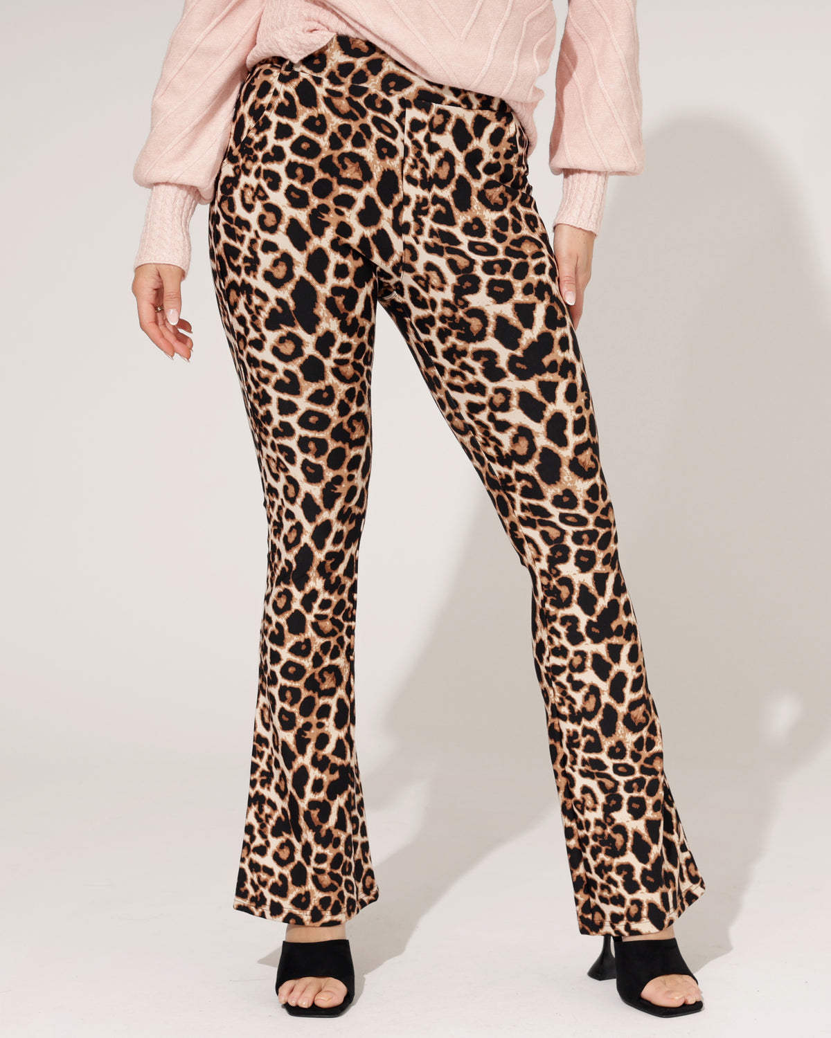 Flared broek Nora Panter in bruin, extra aanzicht 2
