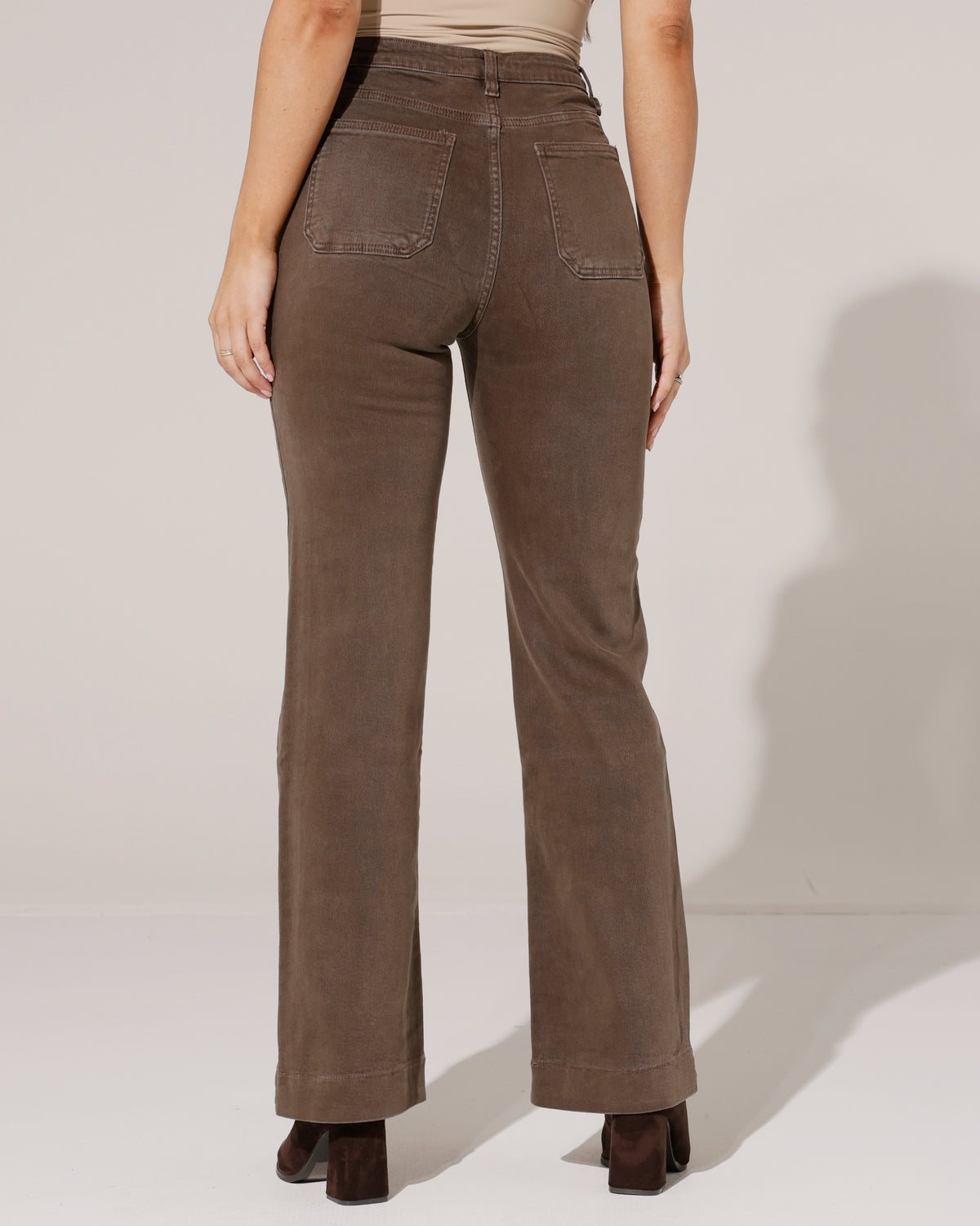 Folyrose Wide leg jeans Mika-I3 in bruin, extra aanzicht 5