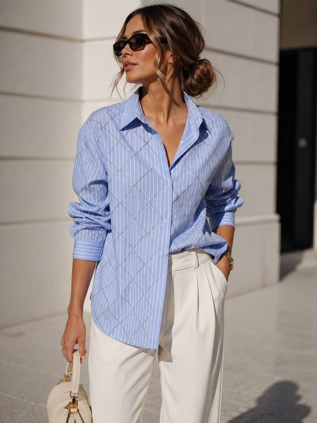 Gestreepte blouse met strass Aya in lichtblauw