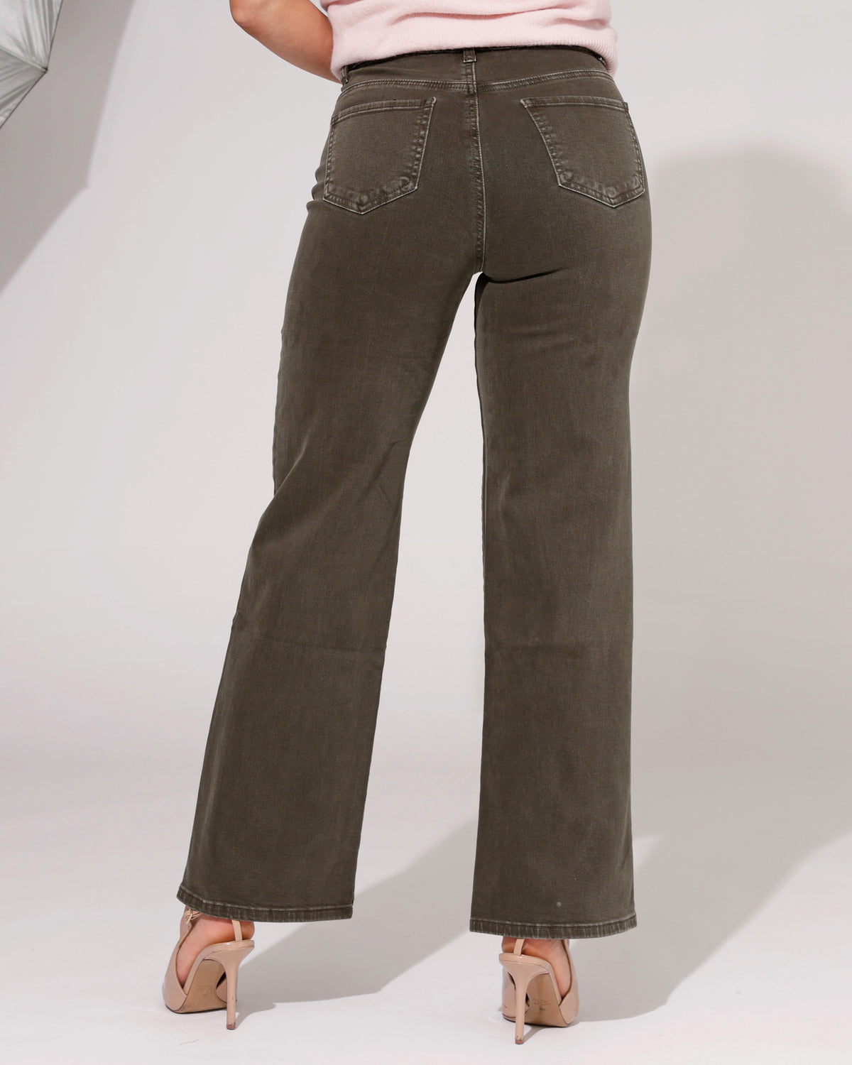Goodies Wide leg jeans Es-13 in donkergroen, achteraanzicht