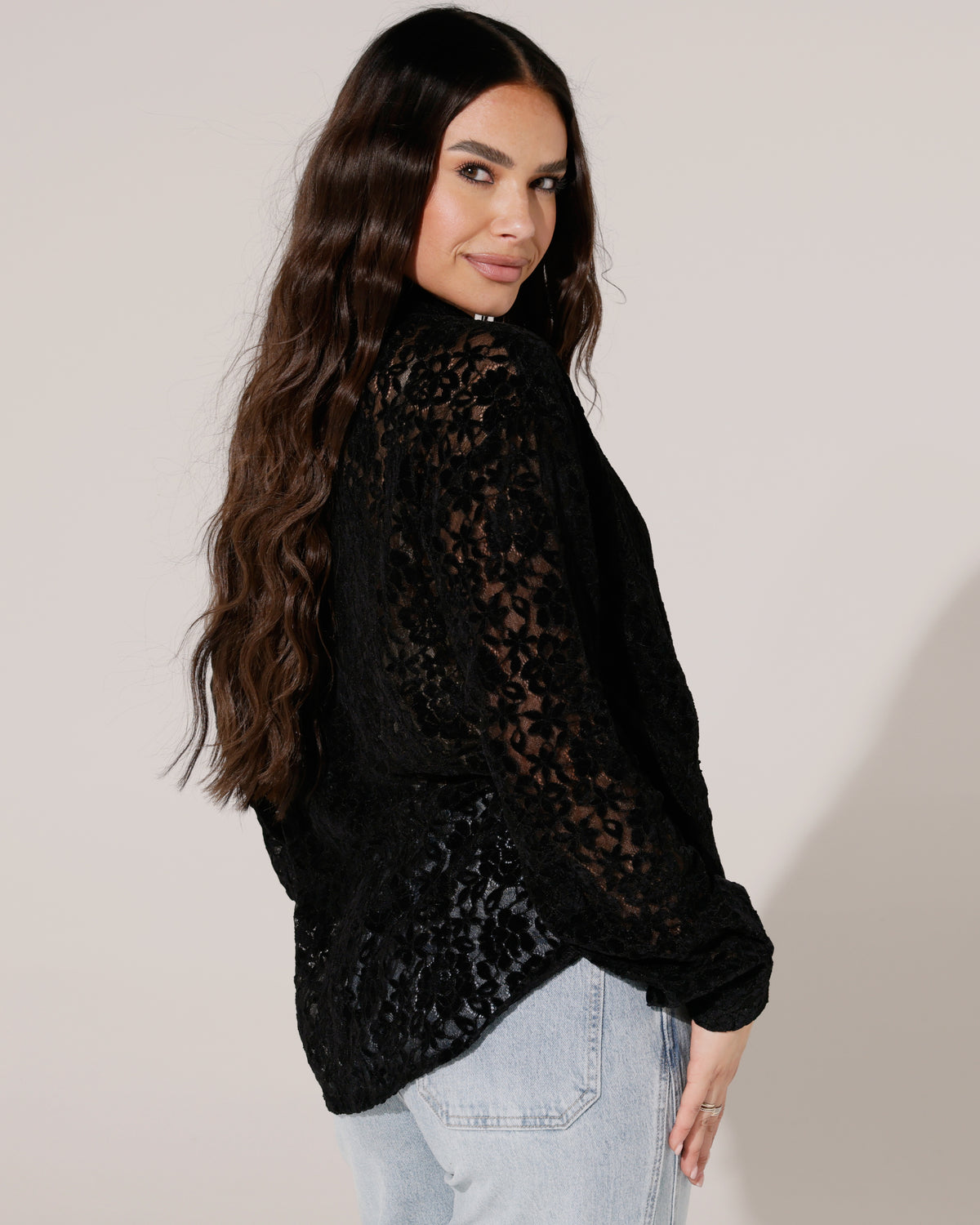 Kanten blouse Yara in zwart, extra aanzicht 2