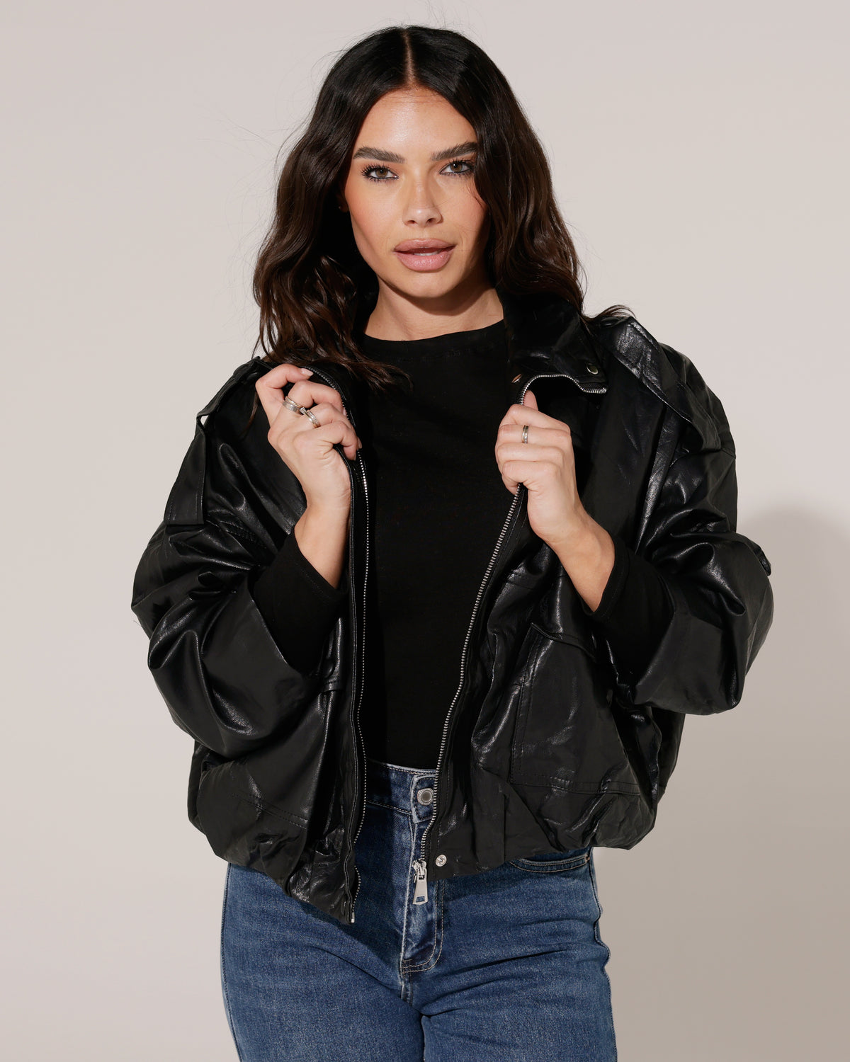 Leatherlook bomberjacket Puck in zwart, extra aanzicht 3