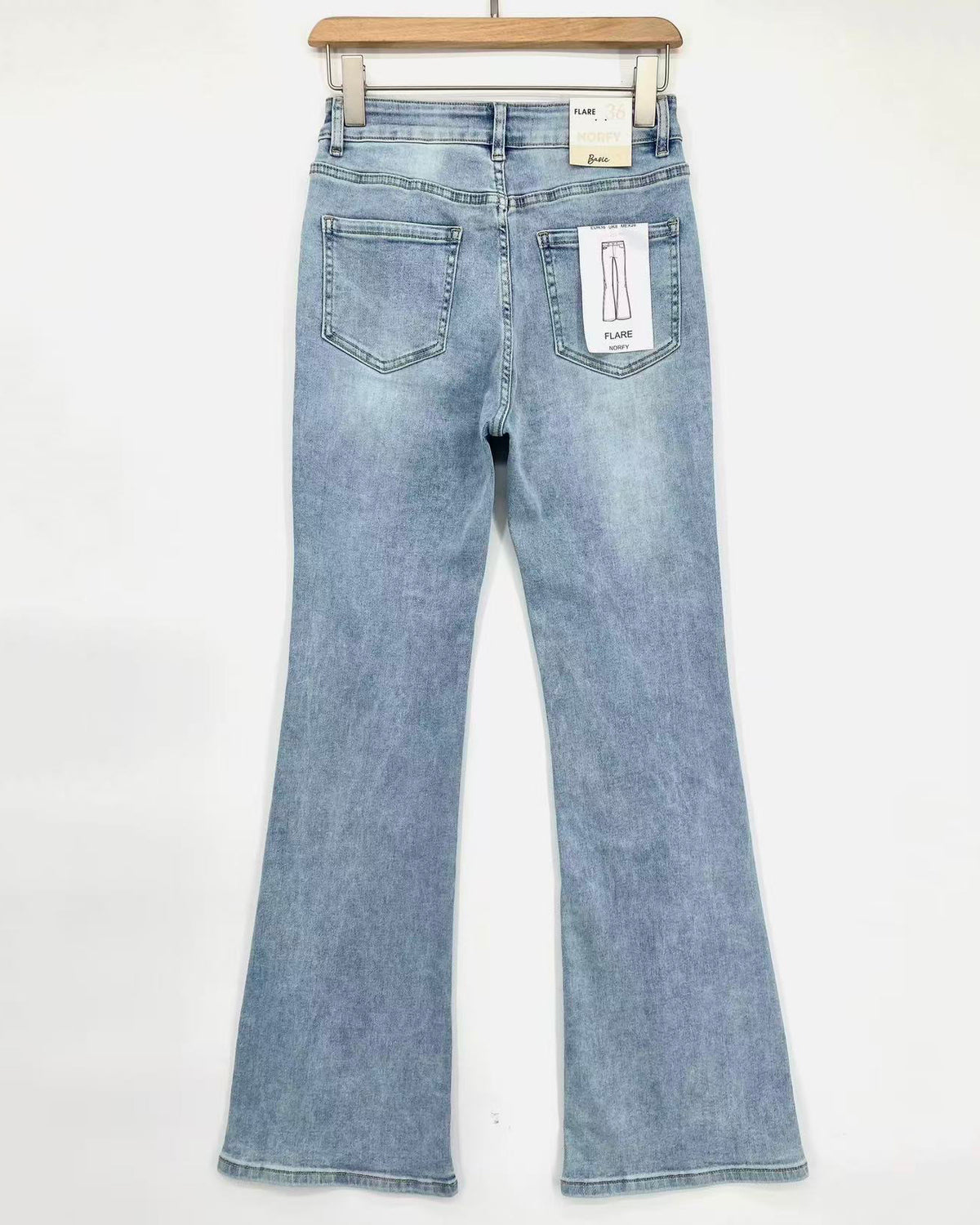 Norfy Flared jeans Fay in lichtblauw, extra aanzicht 3