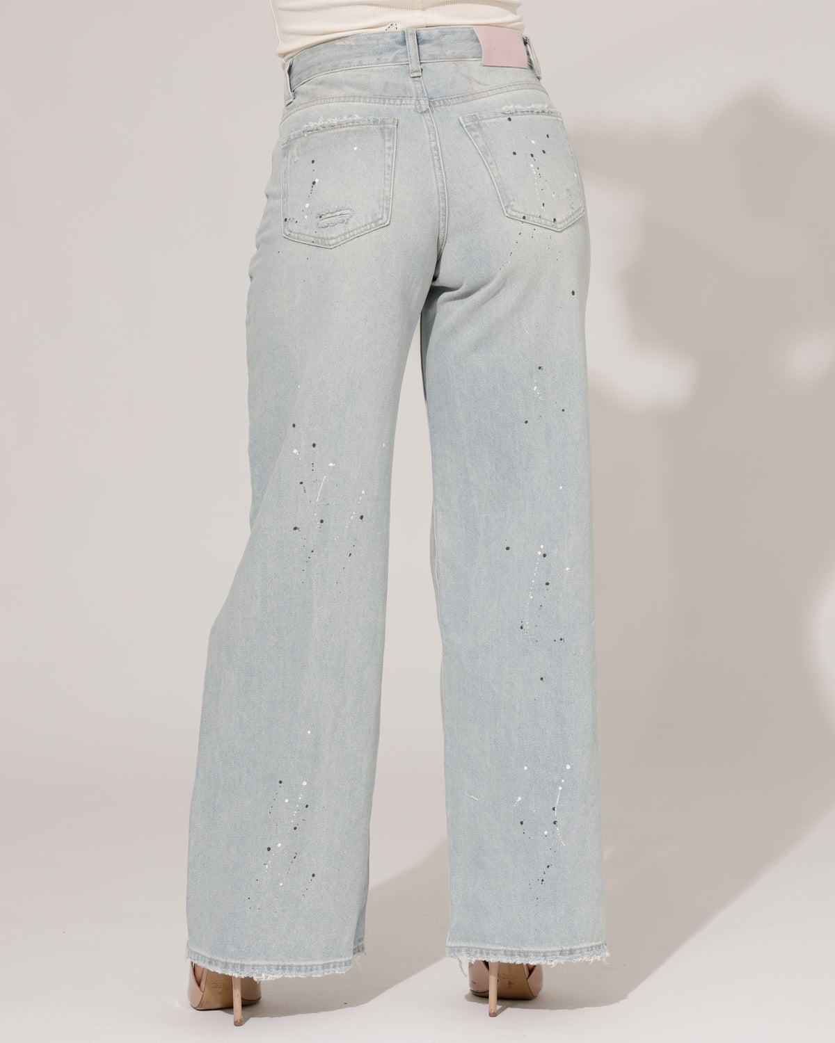 Queen Hearts Wide leg jeans paint splatter Mich in blauw, extra aanzicht 3
