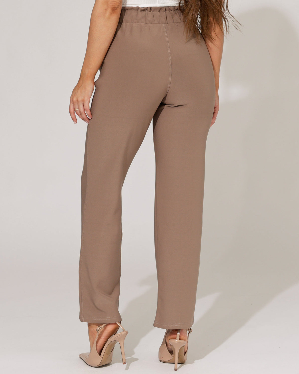 Rechte travelstof broek Zaza in taupe, extra aanzicht 3