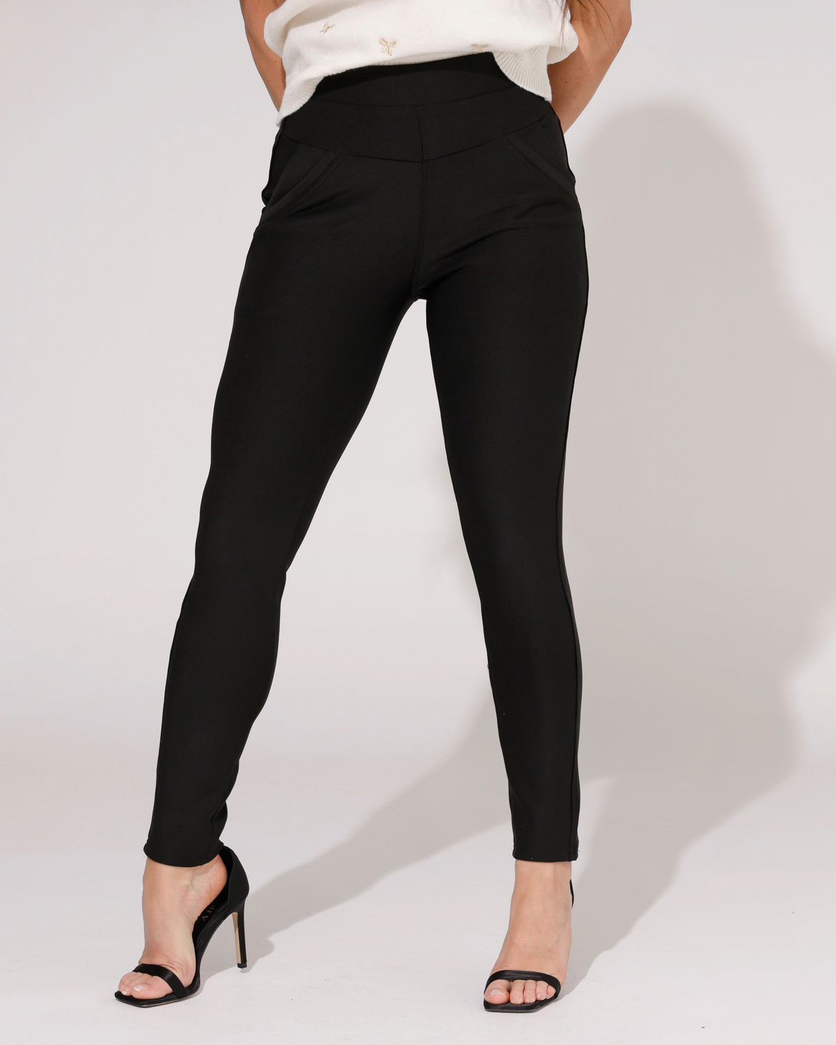 Stretch broek Tess in zwart, extra aanzicht 2