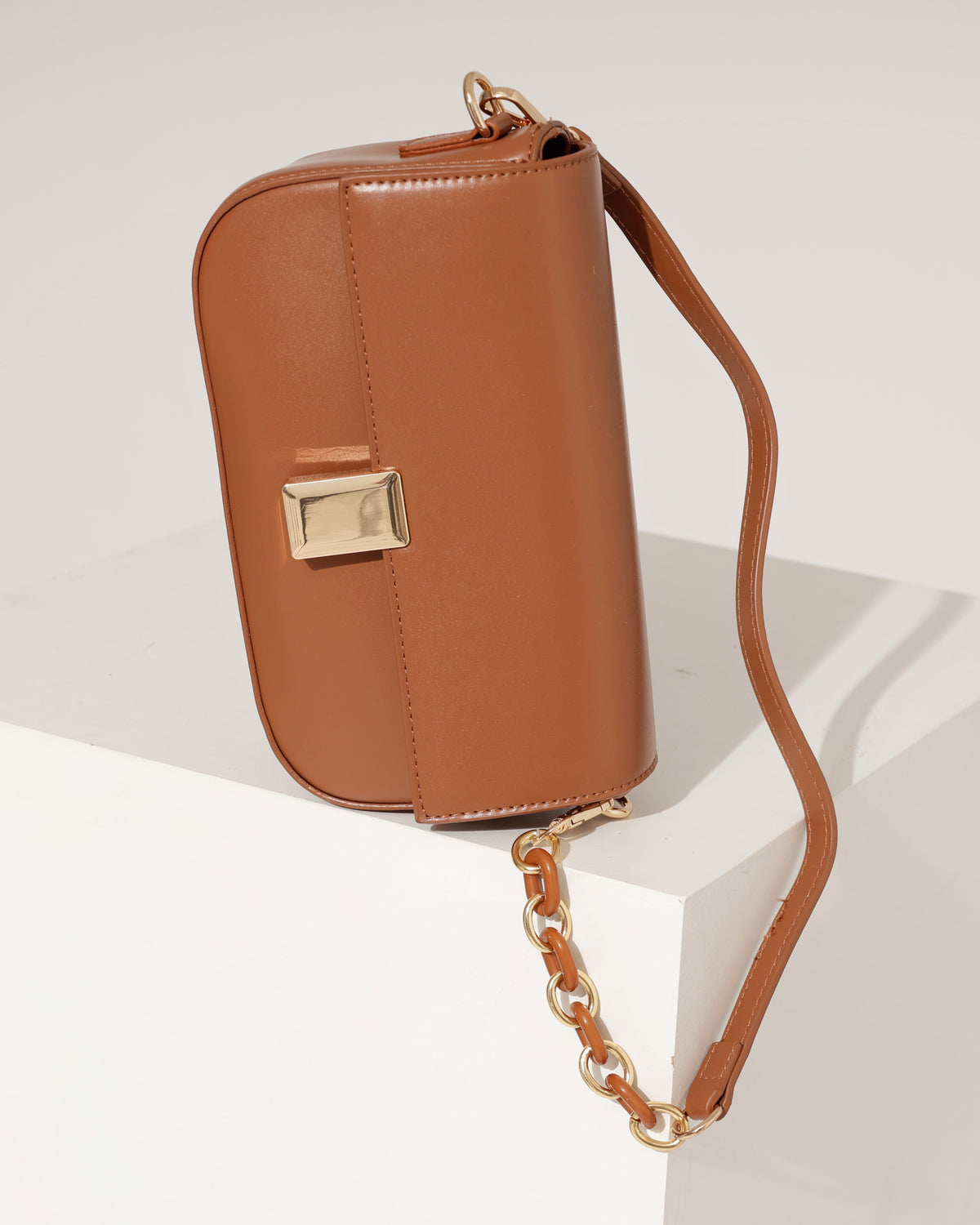 Tas Lela in camel, extra aanzicht 6