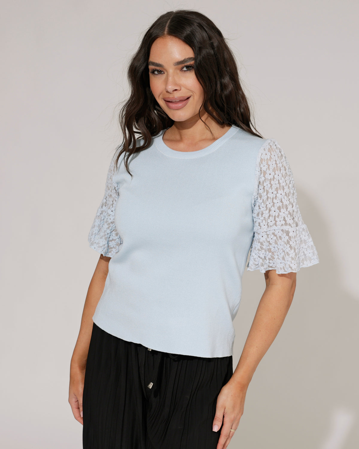 Top met voile mouw Vida in blauw, extra aanzicht 2
