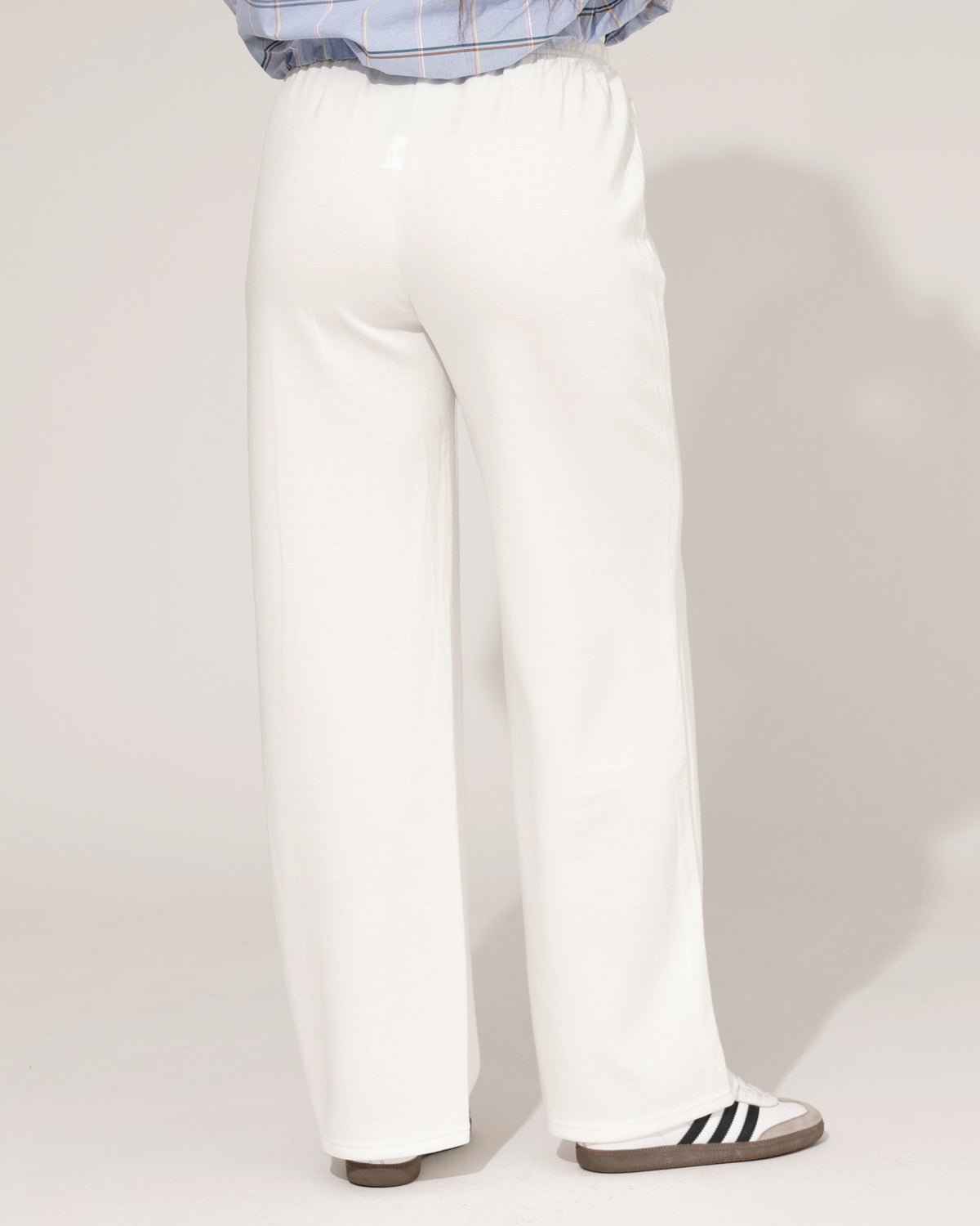 Wide leg broek Rozaly in roomwit, extra aanzicht 2