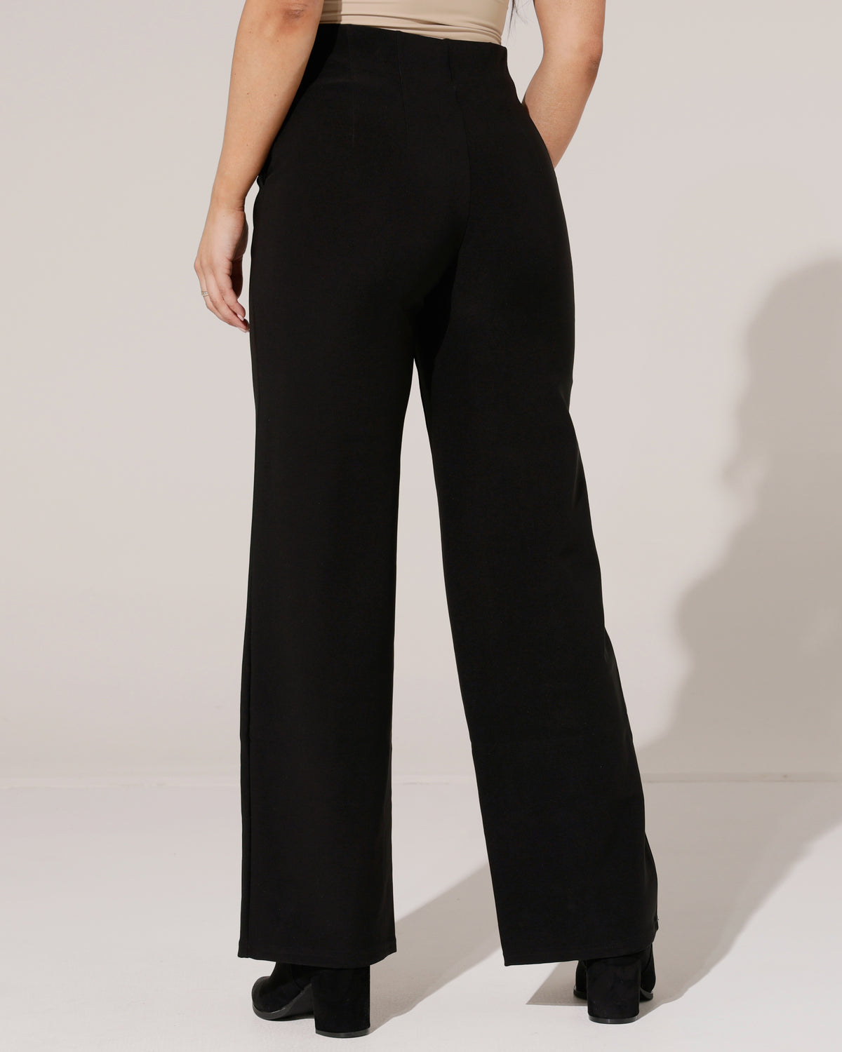 Wide leg pantalon van travelstof Molley in zwart, extra aanzicht 2