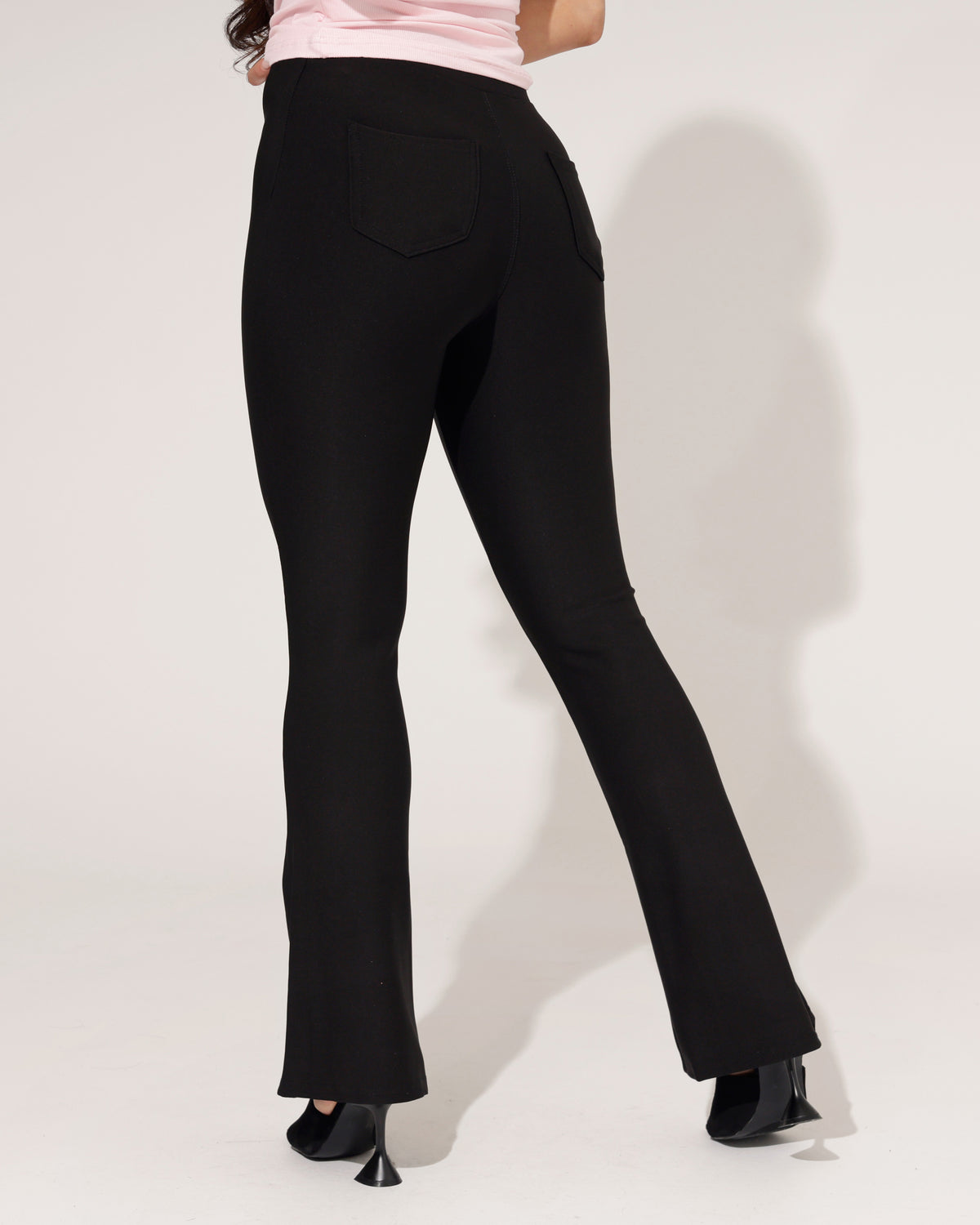 Yu & Me Flared broek Lulu in zwart, extra aanzicht 4